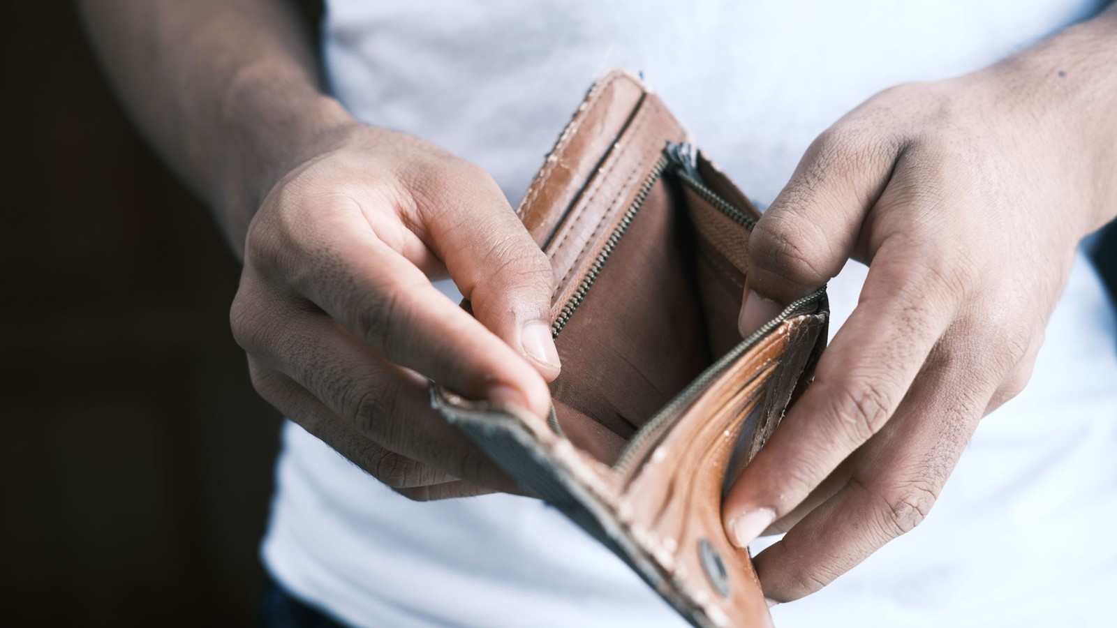 Salário pode ser penhorado por dívida comum? Os dois requisitos do Tema 1.230 do STJ